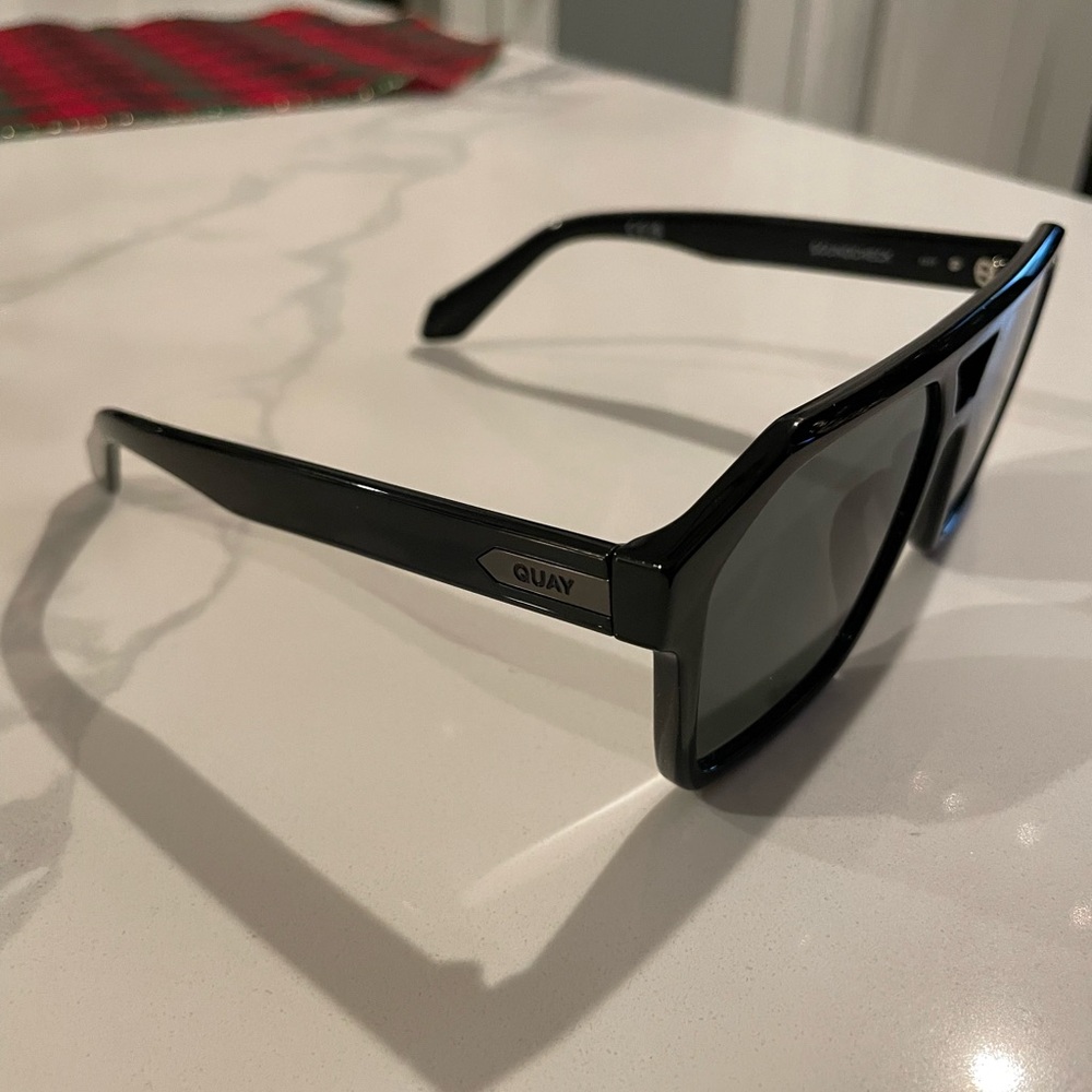Quay Australia Black Sunglasses - Picture 2 of 6
